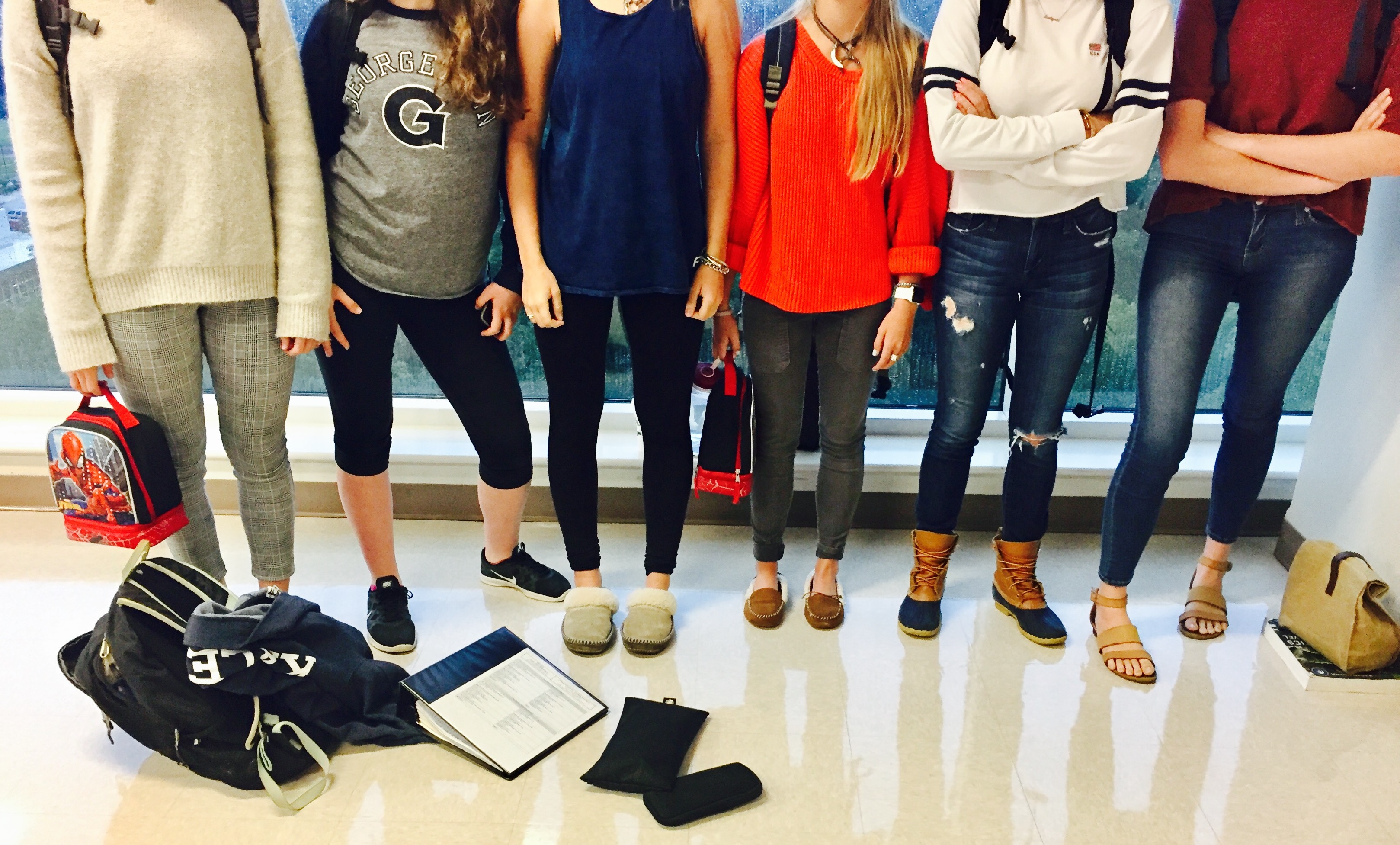 Should school dress codes prohibit girls from wearing leggings?